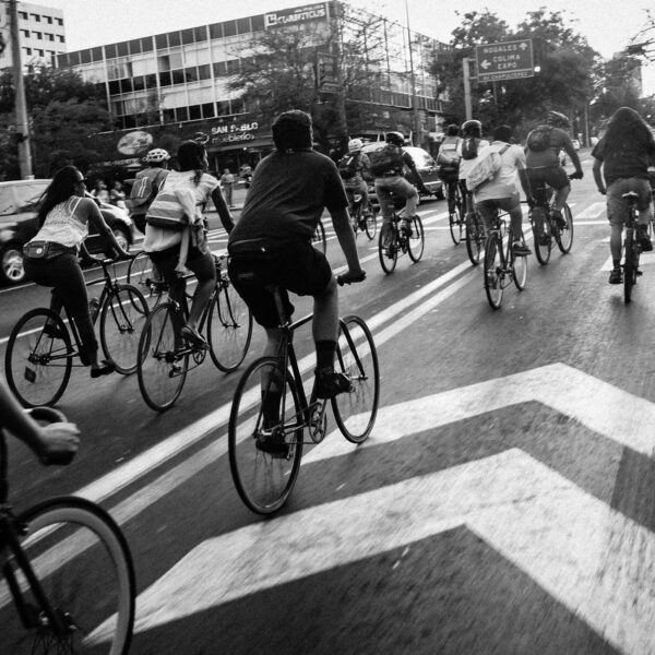 CICLISTAS BLANCO Y NEGRO